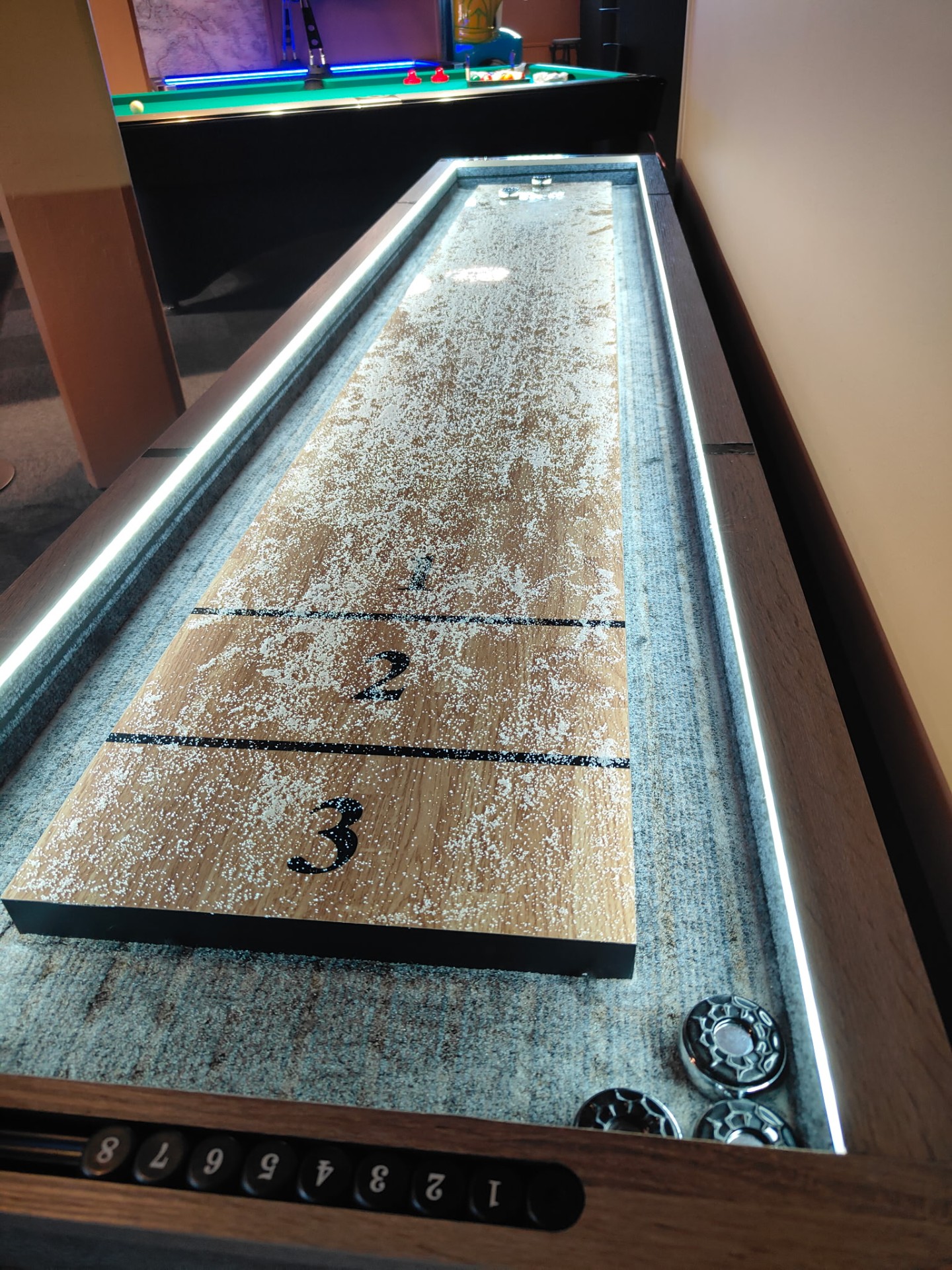 Shuffleboard – Corner Pocket Club i Ludvika